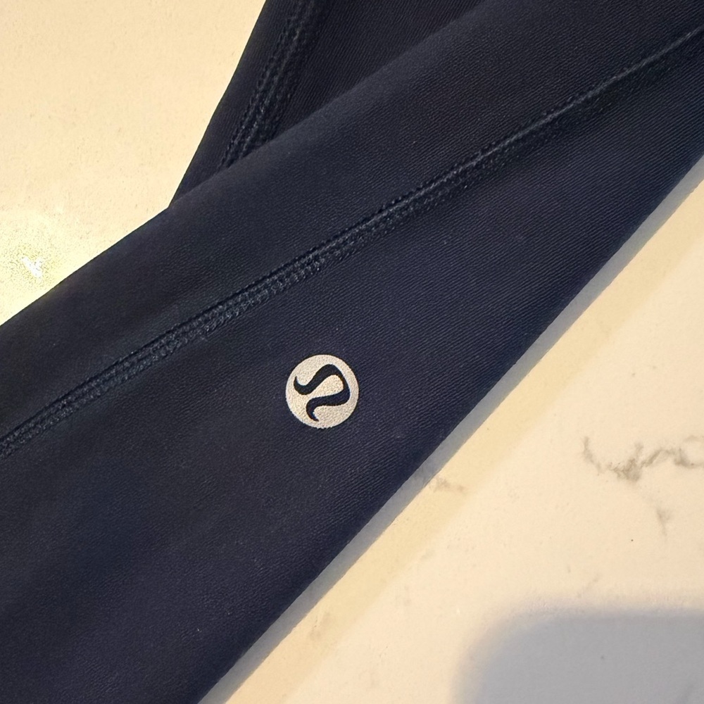 Lululemon Speed Up Tight Full-On Luxtreme in True Navy Size 4 - Picture 9 of 13